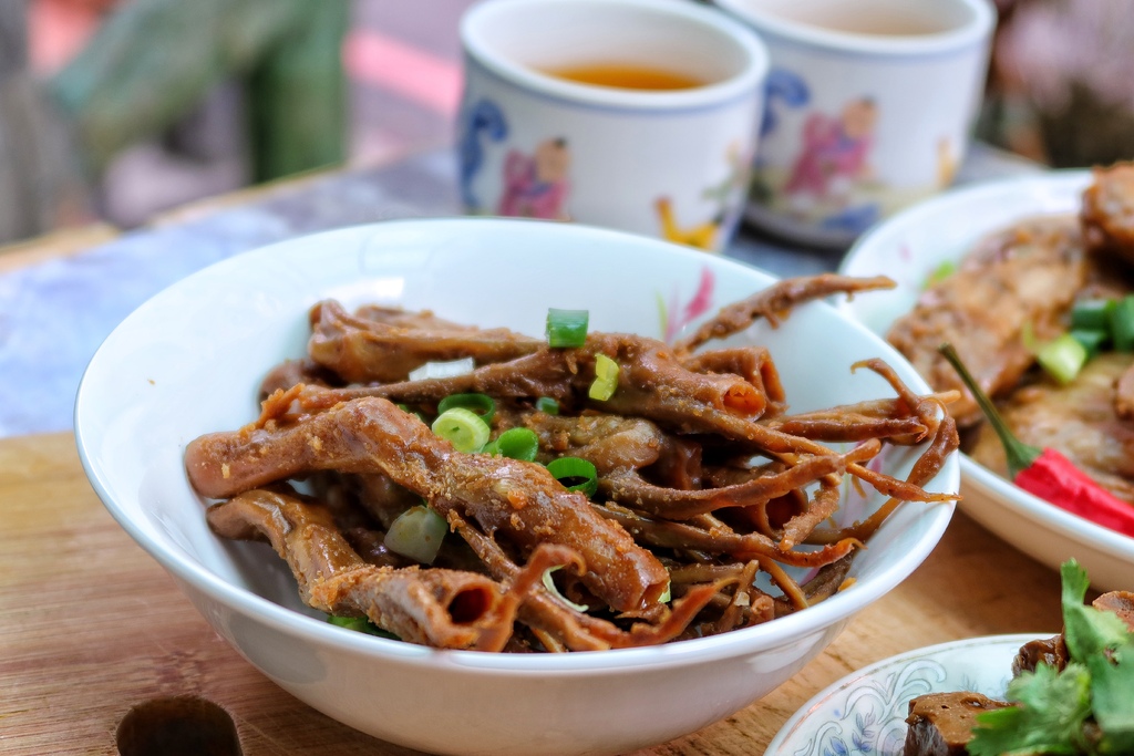 【黑竹園雞爪凍】彰化員林40年滷味老店，來自清朝御膳房御廚祕方 @混血珊莎的奇幻旅程