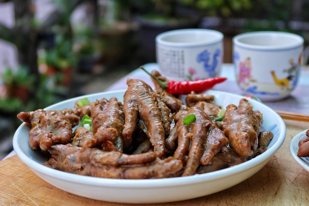 【黑竹園雞爪凍】彰化員林40年滷味老店，來自清朝御膳房御廚祕方 @混血珊莎的奇幻旅程