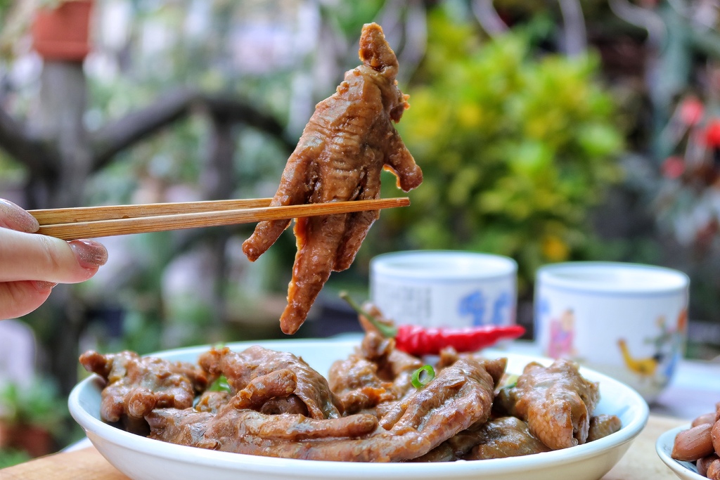 【黑竹園雞爪凍】彰化員林40年滷味老店，來自清朝御膳房御廚祕方 @混血珊莎的奇幻旅程