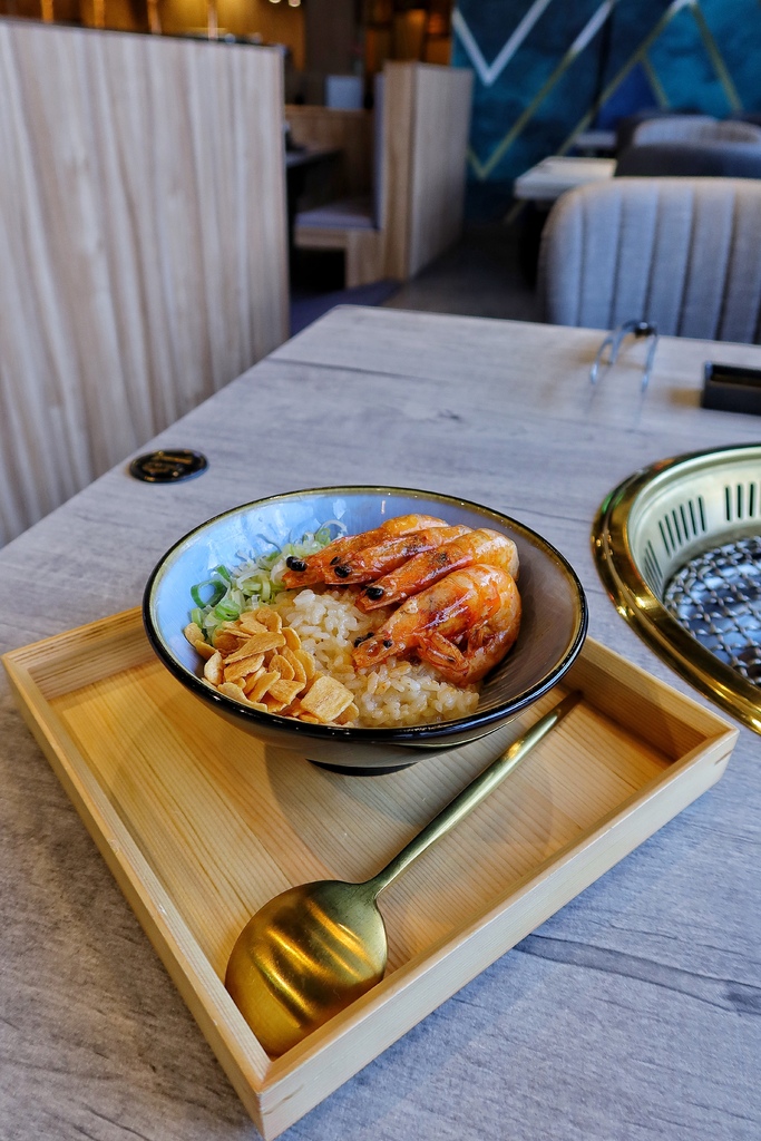 【信義區燒肉】揪餖燒肉│信義ATT頂級和牛燒烤│燈光美氣氛佳 台北慶生約會餐廳推薦 @混血珊莎的奇幻旅程