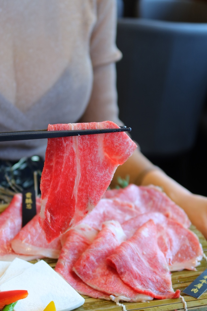 【信義區燒肉】揪餖燒肉│信義ATT頂級和牛燒烤│燈光美氣氛佳 台北慶生約會餐廳推薦 @混血珊莎的奇幻旅程
