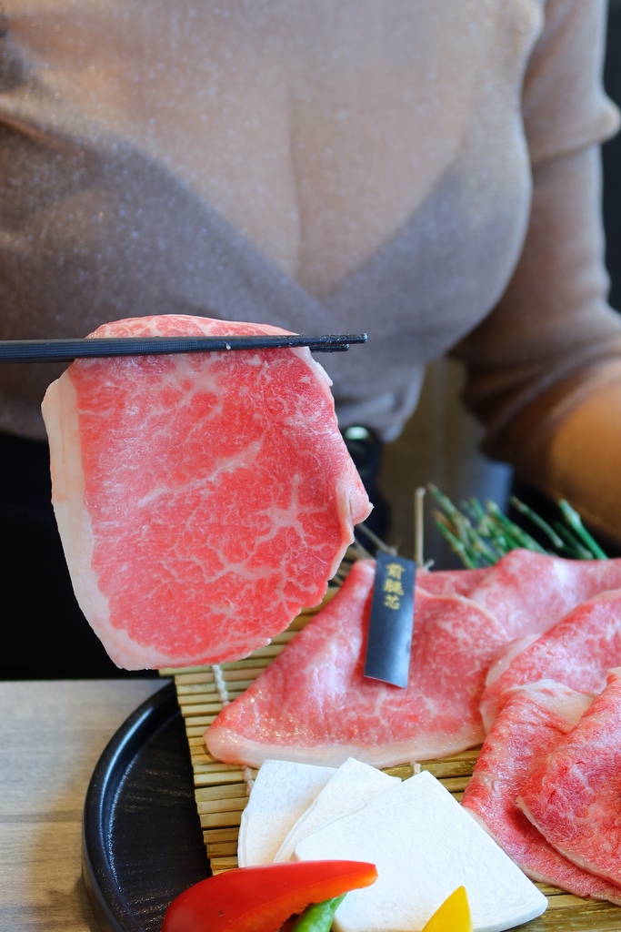 【信義區燒肉】揪餖燒肉│信義ATT頂級和牛燒烤│燈光美氣氛佳 台北慶生約會餐廳推薦 @混血珊莎的奇幻旅程
