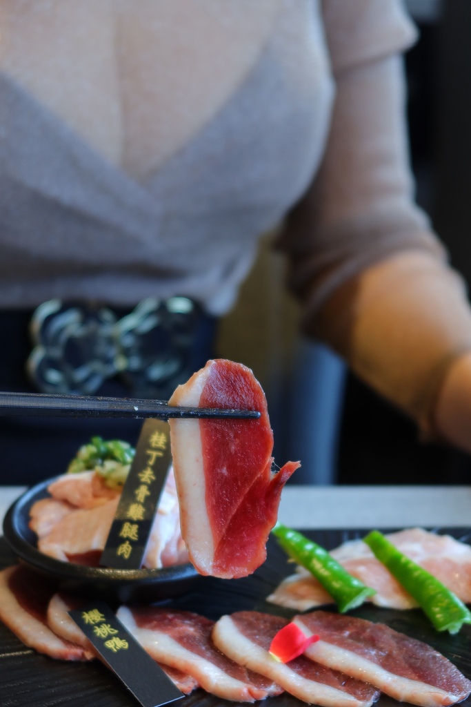【信義區燒肉】揪餖燒肉│信義ATT頂級和牛燒烤│燈光美氣氛佳 台北慶生約會餐廳推薦 @混血珊莎的奇幻旅程