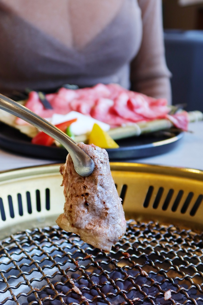 【信義區燒肉】揪餖燒肉│信義ATT頂級和牛燒烤│燈光美氣氛佳 台北慶生約會餐廳推薦 @混血珊莎的奇幻旅程