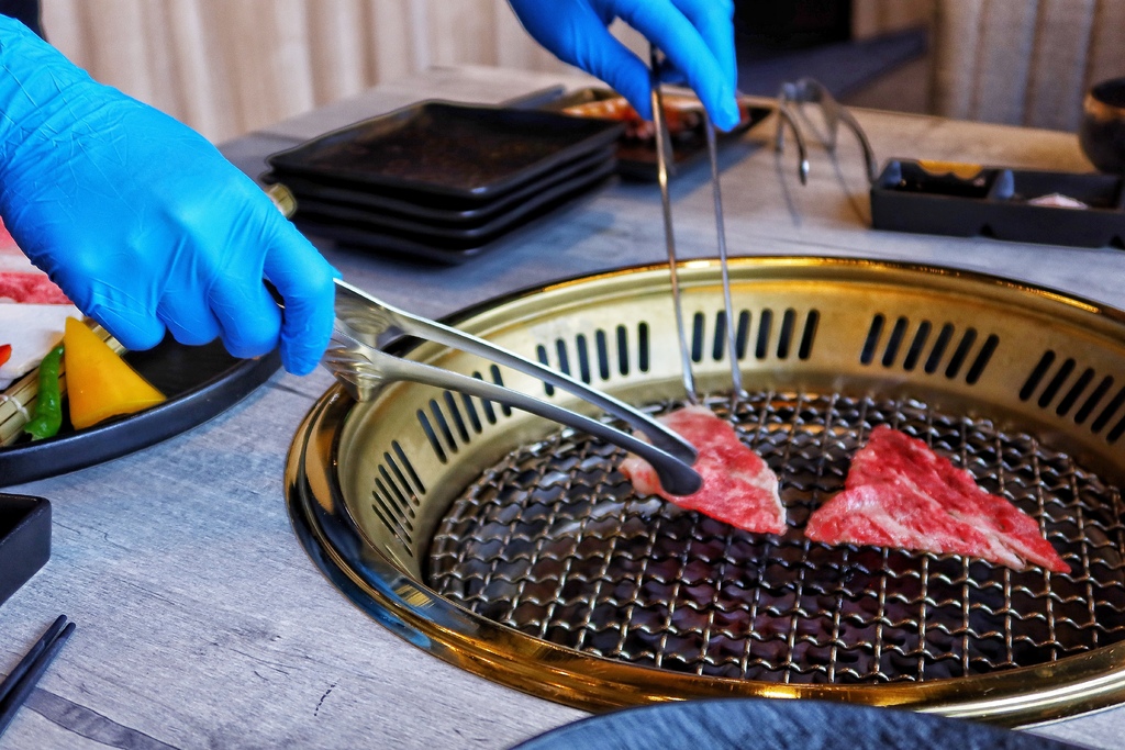 【信義區燒肉】揪餖燒肉│信義ATT頂級和牛燒烤│燈光美氣氛佳 台北慶生約會餐廳推薦 @混血珊莎的奇幻旅程