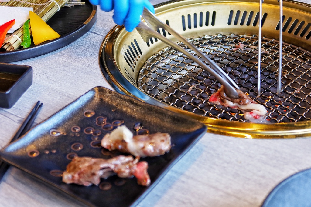 【信義區燒肉】揪餖燒肉│信義ATT頂級和牛燒烤│燈光美氣氛佳 台北慶生約會餐廳推薦 @混血珊莎的奇幻旅程