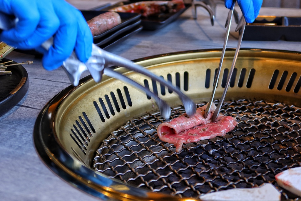 【信義區燒肉】揪餖燒肉│信義ATT頂級和牛燒烤│燈光美氣氛佳 台北慶生約會餐廳推薦 @混血珊莎的奇幻旅程