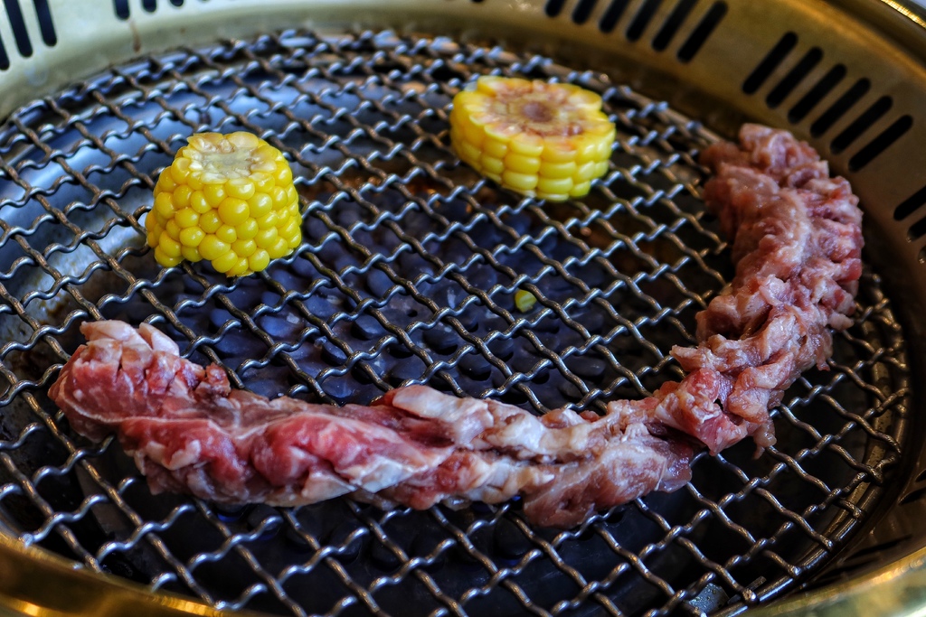 【信義區燒肉】揪餖燒肉│信義ATT頂級和牛燒烤│燈光美氣氛佳 台北慶生約會餐廳推薦 @混血珊莎的奇幻旅程