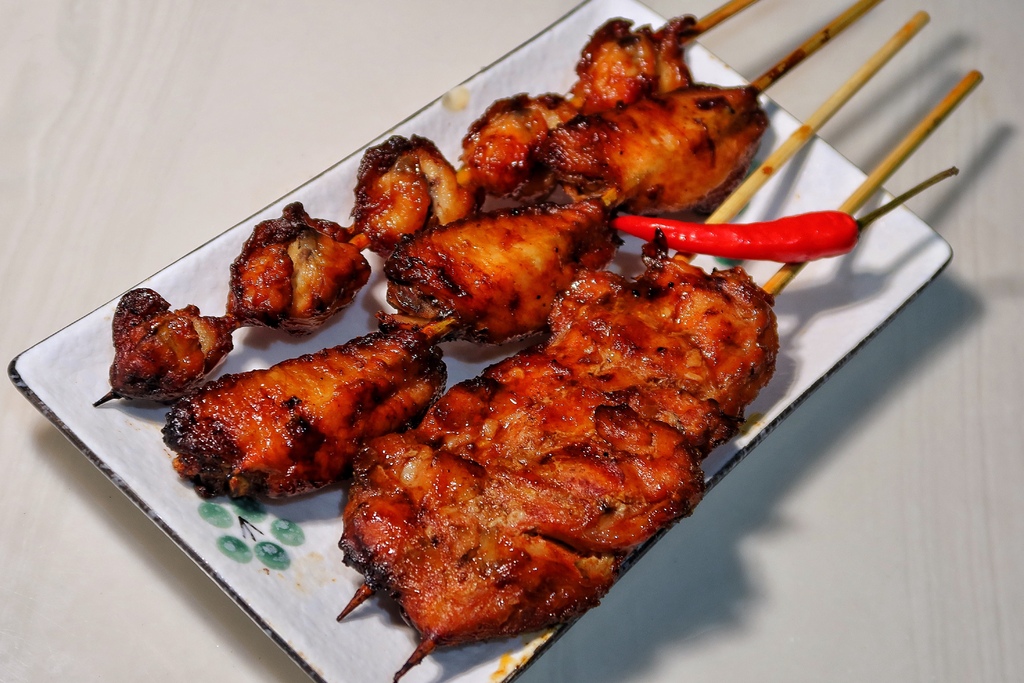 【寧夏夜市美食推薦】實在就烤串燒串，獨家防油袋保溫盒 外帶保溫超美味 @混血珊莎的奇幻旅程