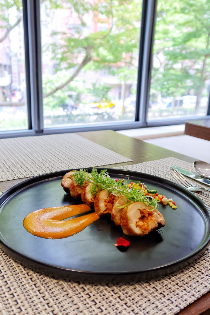 【逢甲午餐】Gogo Pasta 逢甲 台中商業午餐 法式焗烤龍蝦只要388元自助沙拉吧吃到飽 @混血珊莎的奇幻旅程