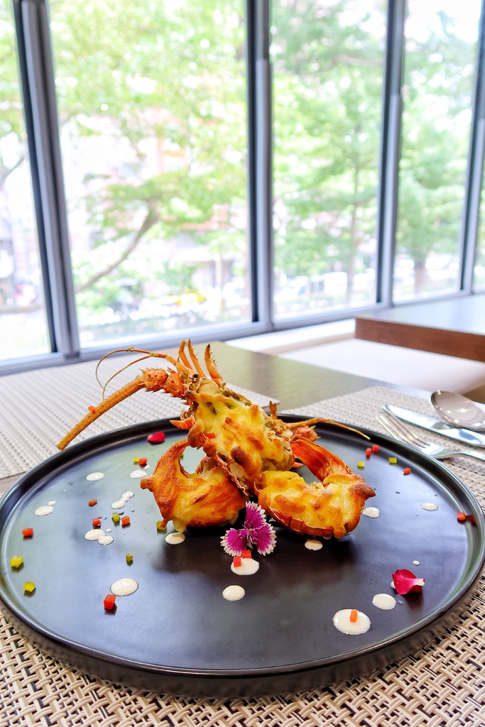 【逢甲午餐】Gogo Pasta 逢甲 台中商業午餐 法式焗烤龍蝦只要388元自助沙拉吧吃到飽 @混血珊莎的奇幻旅程