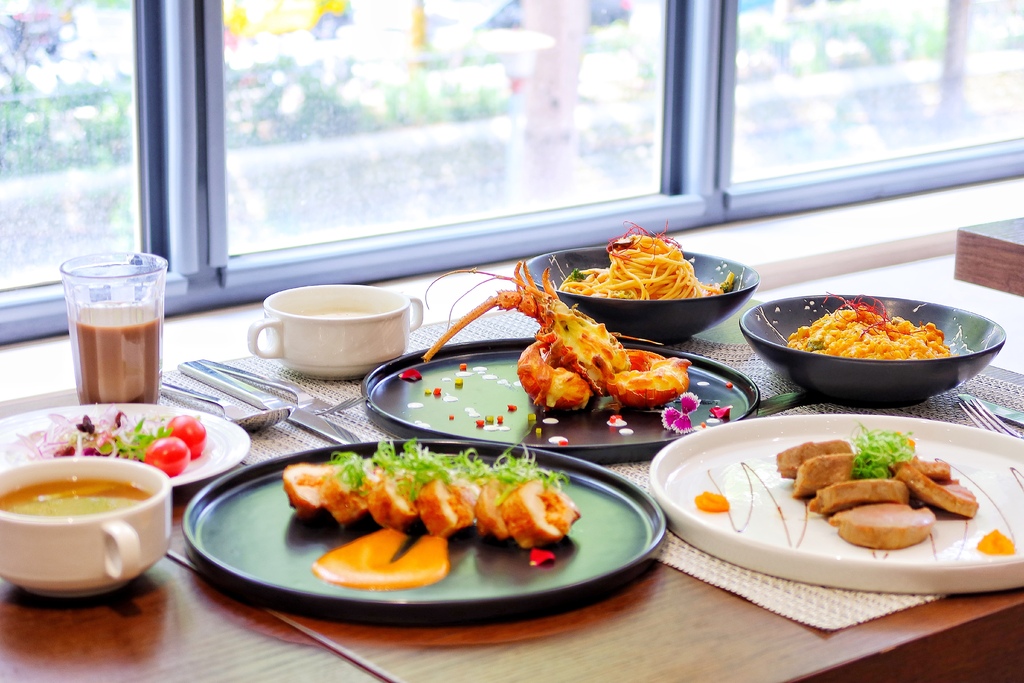 【逢甲午餐】Gogo Pasta 逢甲 台中商業午餐 法式焗烤龍蝦只要388元自助沙拉吧吃到飽 @混血珊莎的奇幻旅程