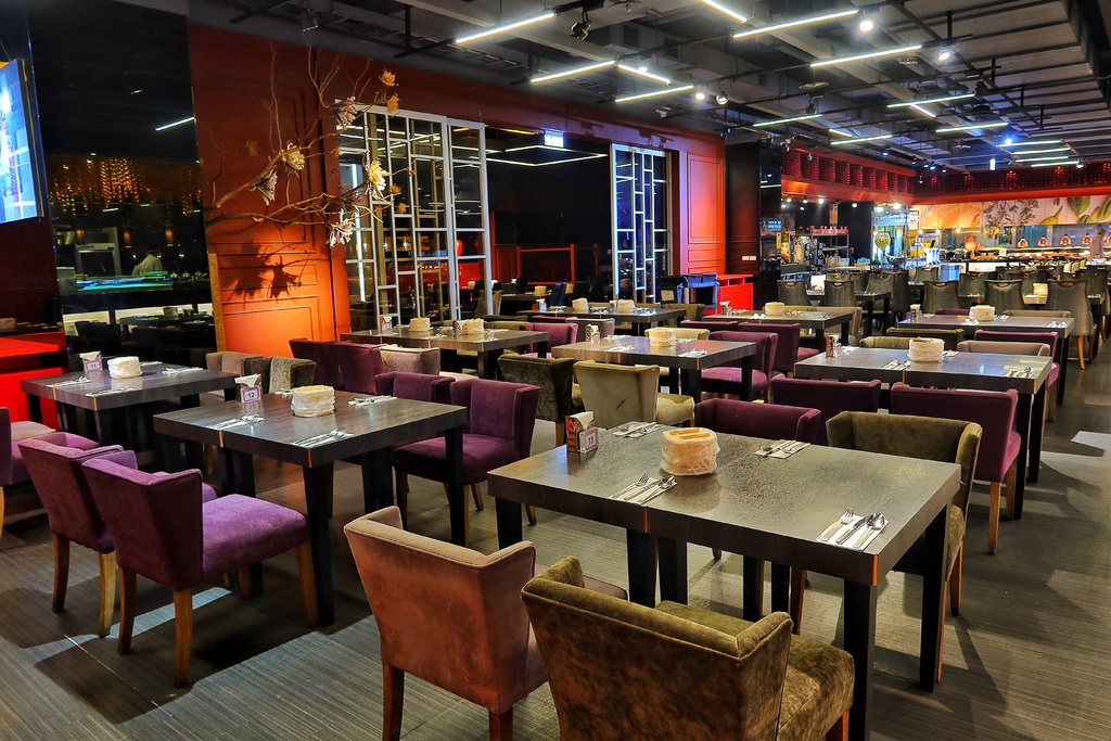 【台中吃到飽】星饗道國際自助餐Buffet吃到飽，現切爐烤美國牛排.紅白酒暢飲，超過百種多國料理無限爽吃! @混血珊莎的奇幻旅程