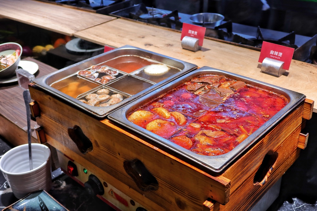 【台中吃到飽】星饗道國際自助餐Buffet吃到飽，現切爐烤美國牛排.紅白酒暢飲，超過百種多國料理無限爽吃! @混血珊莎的奇幻旅程