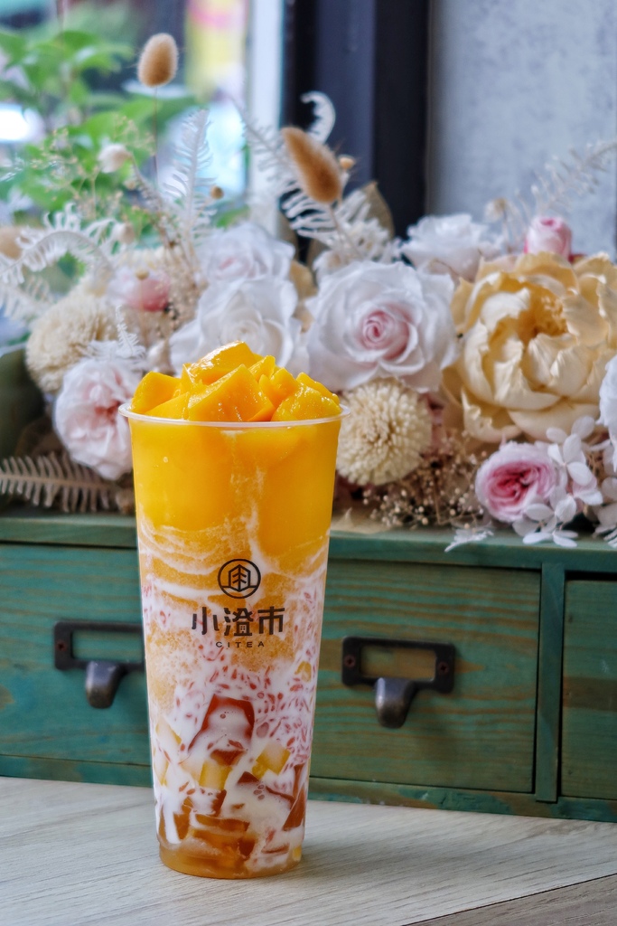 【台中手搖飲】小澄市鮮果茶飲 精誠店│太狂!! 爆量愛文芒果 台中澎湃系手搖飲│夏季新品發售 @混血珊莎的奇幻旅程