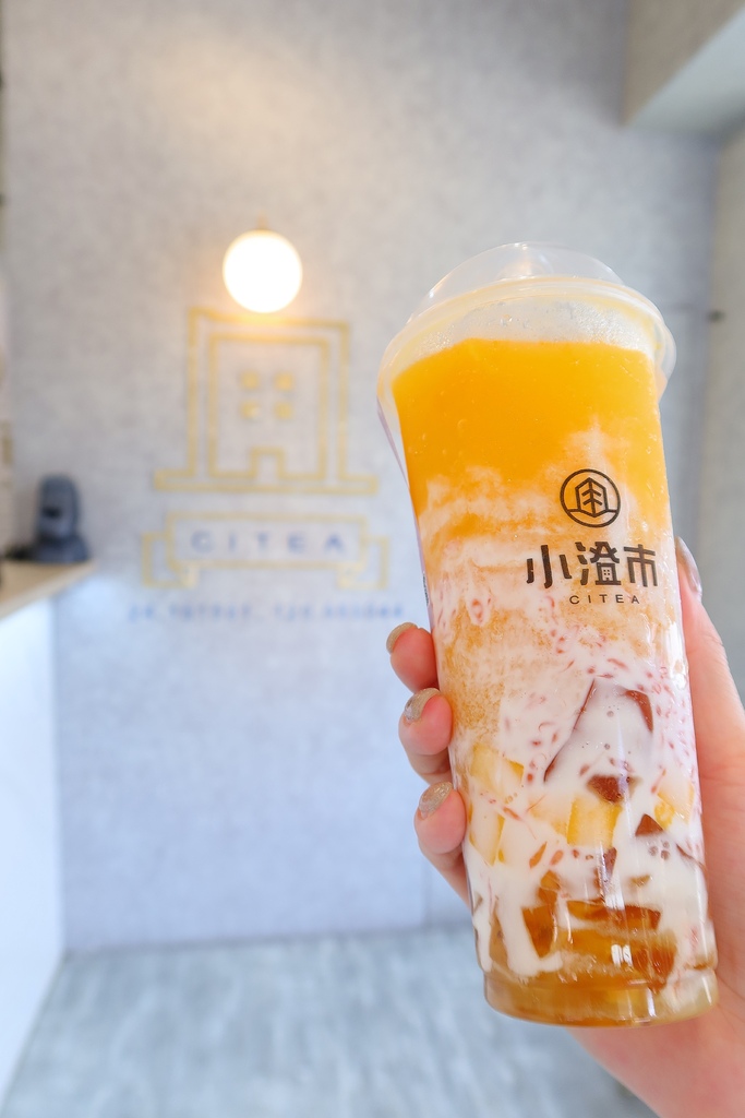 【台中手搖飲】小澄市鮮果茶飲 精誠店│太狂!! 爆量愛文芒果 台中澎湃系手搖飲│夏季新品發售 @混血珊莎的奇幻旅程