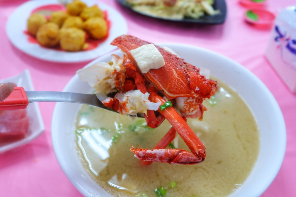 【阿興生魚片】必吃屏東百元超厚生魚片，老饕必點隱藏版龍蝦麵! @混血珊莎的奇幻旅程