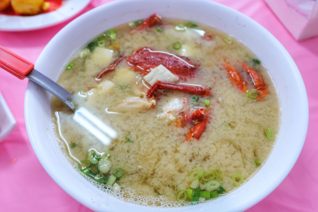 【阿興生魚片】必吃屏東百元超厚生魚片，老饕必點隱藏版龍蝦麵! @混血珊莎的奇幻旅程