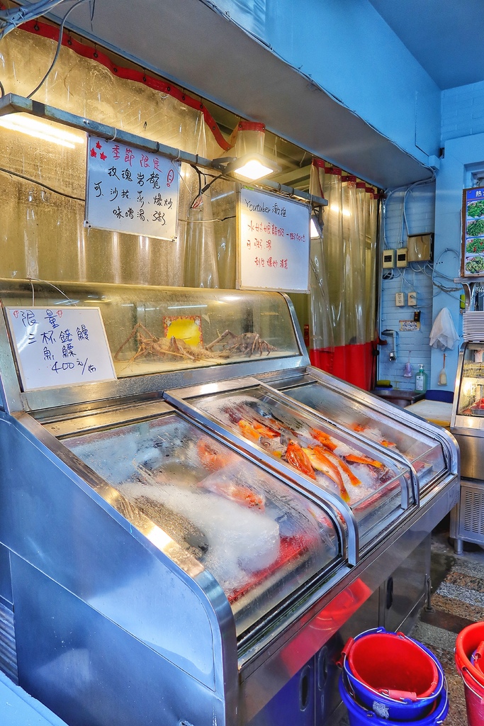 【阿興生魚片】必吃屏東百元超厚生魚片，老饕必點隱藏版龍蝦麵! @混血珊莎的奇幻旅程