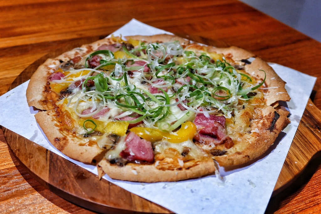 【海安路美食】成真咖啡台南正興店，必吃舒芙蕾厚鬆餅，台南店限定創意咖啡! @混血珊莎的奇幻旅程