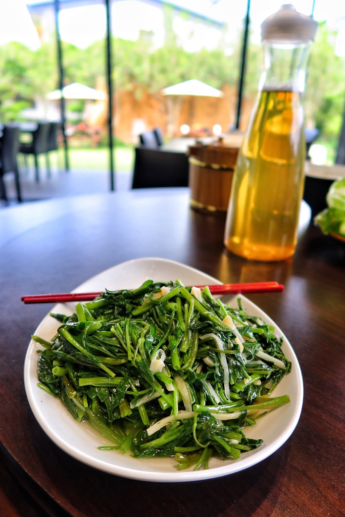 【竹山美食】饗富滬川台菜窯烤雞，現點現烤皮脆肉多汁，竹山甕仔雞推薦! @混血珊莎的奇幻旅程