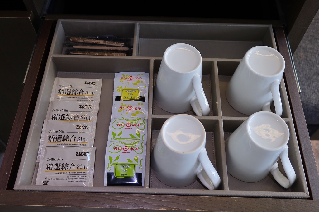 【高雄鈞怡大飯店】高雄愛河住宿，100坪兒童遊戲室，親子家庭盡情暢玩! @混血珊莎的奇幻旅程