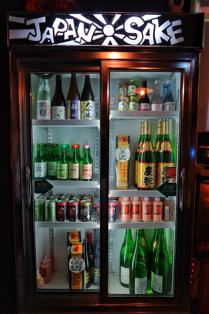 【南京三民美食】慶祝日式串燒居酒屋，必吃美味一夜干，鹽烤大草蝦鮮甜又Q彈 @混血珊莎的奇幻旅程
