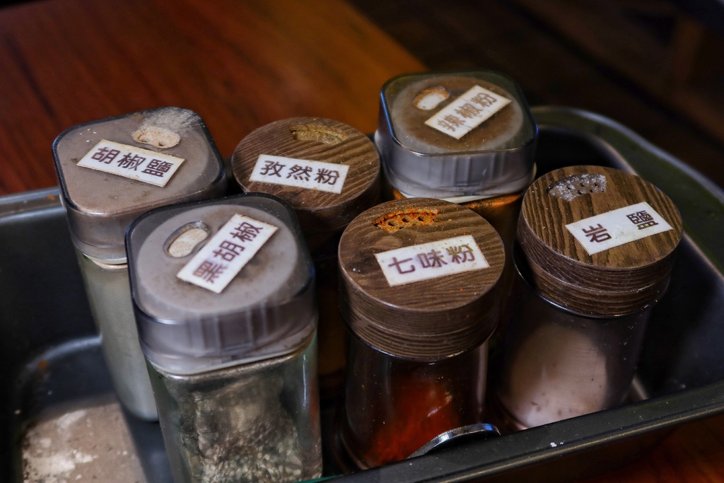 【南京三民美食】慶祝日式串燒居酒屋，必吃美味一夜干，鹽烤大草蝦鮮甜又Q彈 @混血珊莎的奇幻旅程