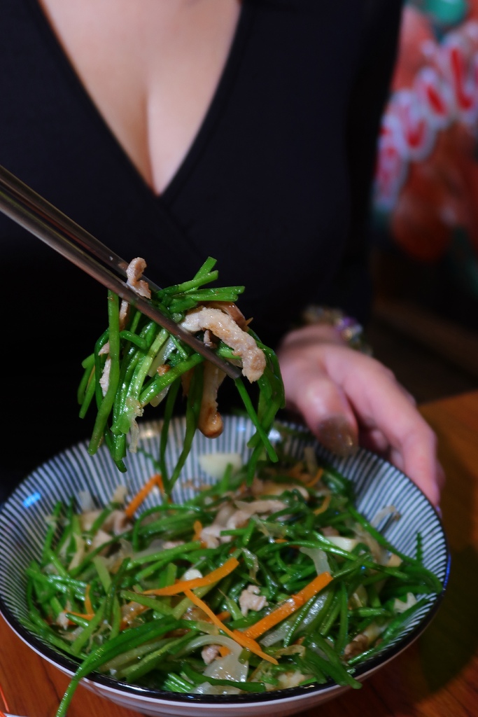 【南京三民美食】慶祝日式串燒居酒屋，必吃美味一夜干，鹽烤大草蝦鮮甜又Q彈 @混血珊莎的奇幻旅程