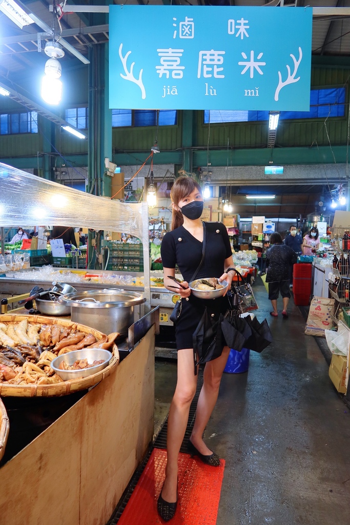 【林口好吃滷味】嘉鹿米滷味，隱身在黃昏市場的林口平價美食，多達30種滷味夾到手軟! @混血珊莎的奇幻旅程