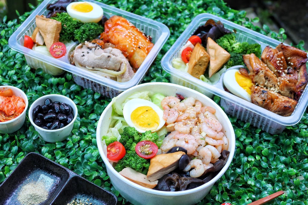 【內湖便當】老公老婆餐盒 內湖店│輕食水煮餐盒 少油少鹽無負擔│必吃招牌蜂蜜雞腿 升級雙主餐更豐盛│內湖外送外帶美食推薦 @混血珊莎的奇幻旅程