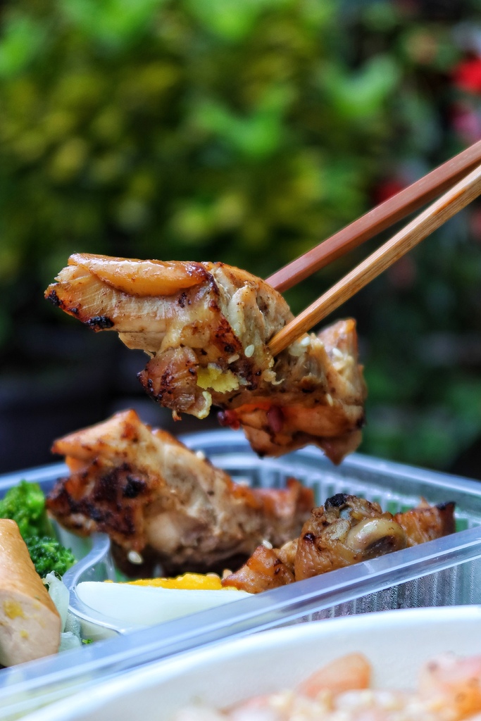 【內湖便當】老公老婆餐盒 內湖店│輕食水煮餐盒 少油少鹽無負擔│必吃招牌蜂蜜雞腿 升級雙主餐更豐盛│內湖外送外帶美食推薦 @混血珊莎的奇幻旅程