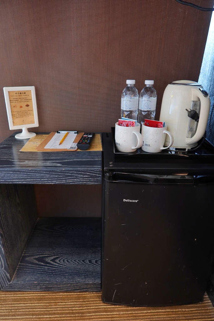 【台北便宜住宿】路境行旅 Finders Hotel，零食泡麵飲料通通免費，每人一晚只要800元! @混血珊莎的奇幻旅程