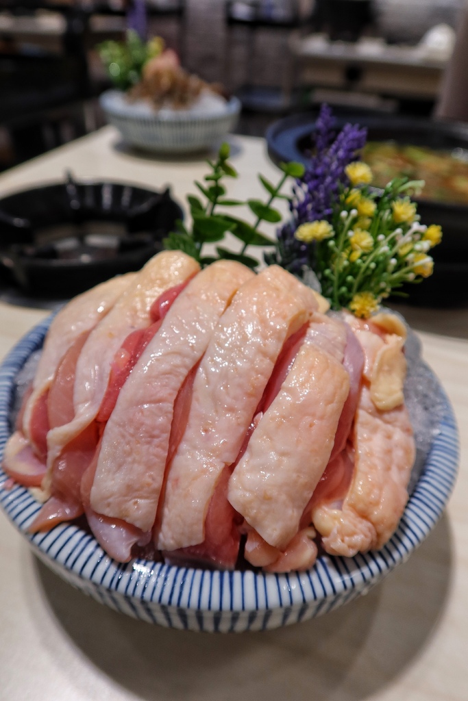 【三重火鍋】狂一鍋三重重新店│火鍋第一品牌樂多多集團 旗下排隊宵夜名店│結合台灣小吃的創意火鍋 宵夜吃火鍋還送肉!!│新北三重火鍋推薦 @混血珊莎的奇幻旅程