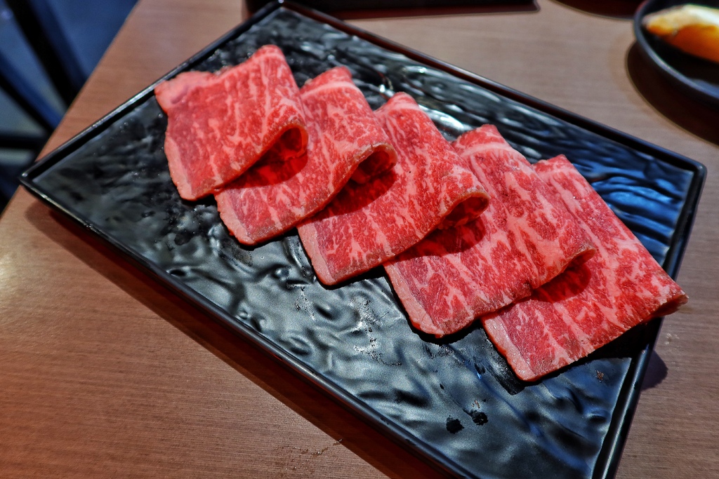 【三重燒烤吃到飽】名炙炭火燒肉│現切頂級日本和牛 爽吃比手大生蠔!│三重超強頂級燒肉 和牛海鮮吃到飽 │新北三重吃到飽推薦! @混血珊莎的奇幻旅程