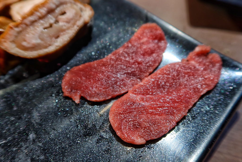 【三重燒烤吃到飽】名炙炭火燒肉│現切頂級日本和牛 爽吃比手大生蠔!│三重超強頂級燒肉 和牛海鮮吃到飽 │新北三重吃到飽推薦! @混血珊莎的奇幻旅程