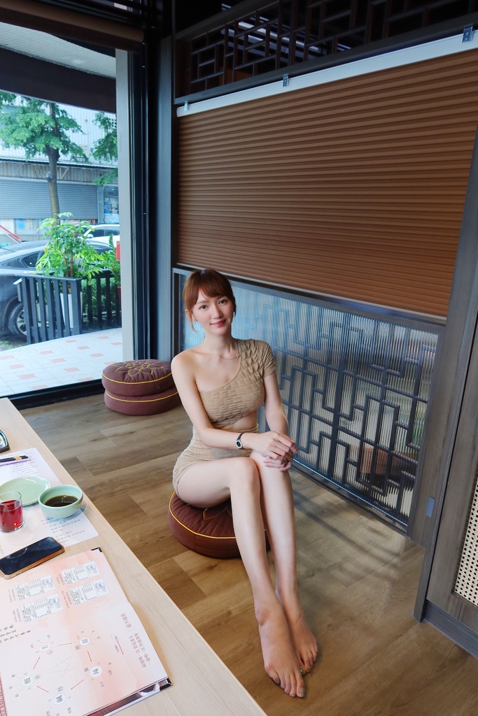 【台中雞湯】福慧根湯台中烏日店， 35 年堅持只賣一鍋湯，極品烏骨雞湯濃郁香醇，日式禪風包廂用餐環境，台中烏日餐廳推薦! @混血珊莎的奇幻旅程