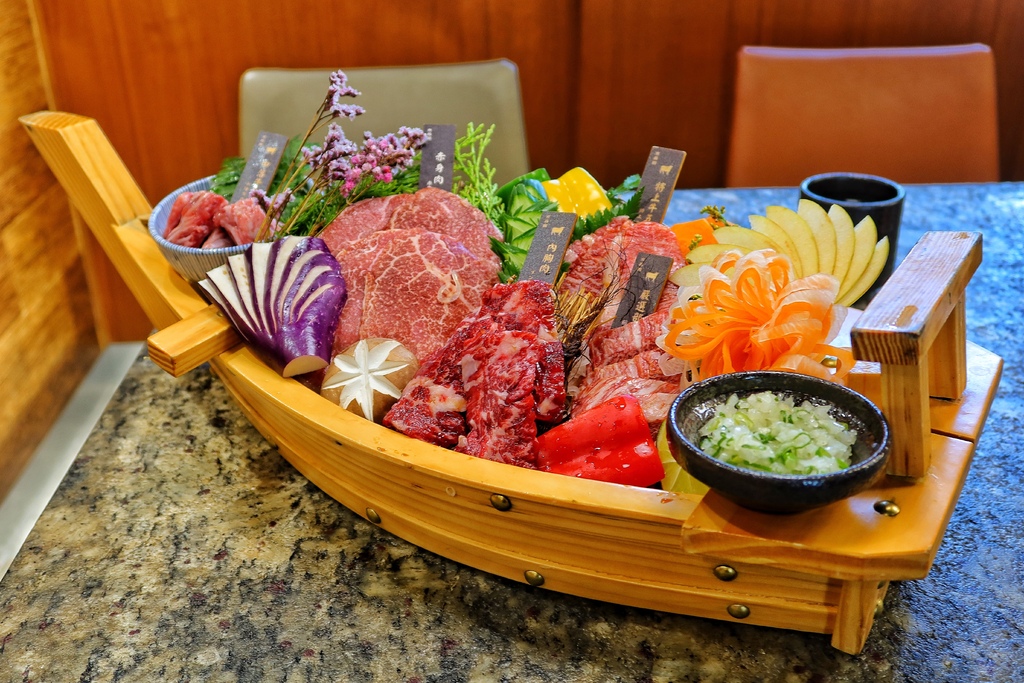 【國父紀念館燒肉】京昌園日本本格燒肉餐廳，必吃夢幻日本黑毛和牛，入口即化超銷魂! @混血珊莎的奇幻旅程