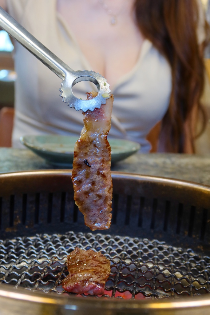 【國父紀念館燒肉】京昌園日本本格燒肉餐廳，必吃夢幻日本黑毛和牛，入口即化超銷魂! @混血珊莎的奇幻旅程