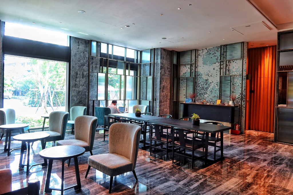 【板橋傑仕堡】傑仕堡有氧酒店，飽覽城市高樓美景，頂樓還有日式景觀湯屋! @混血珊莎的奇幻旅程