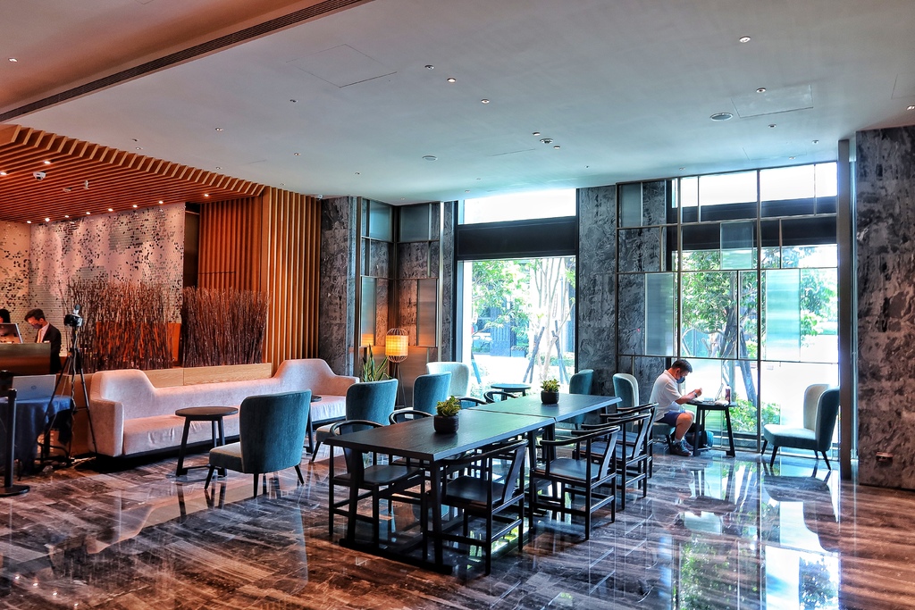 【板橋傑仕堡】傑仕堡有氧酒店，飽覽城市高樓美景，頂樓還有日式景觀湯屋! @混血珊莎的奇幻旅程