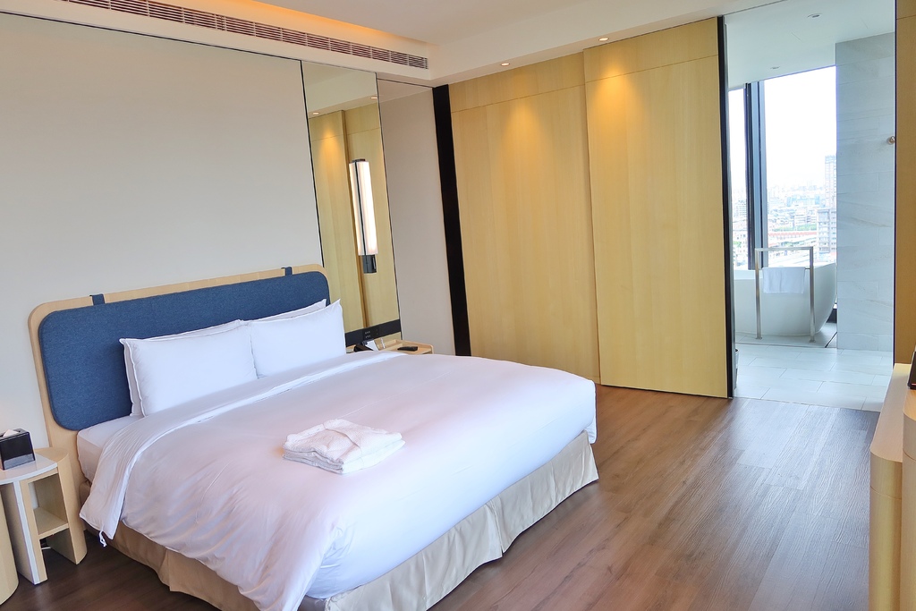 【板橋傑仕堡】傑仕堡有氧酒店，飽覽城市高樓美景，頂樓還有日式景觀湯屋! @混血珊莎的奇幻旅程