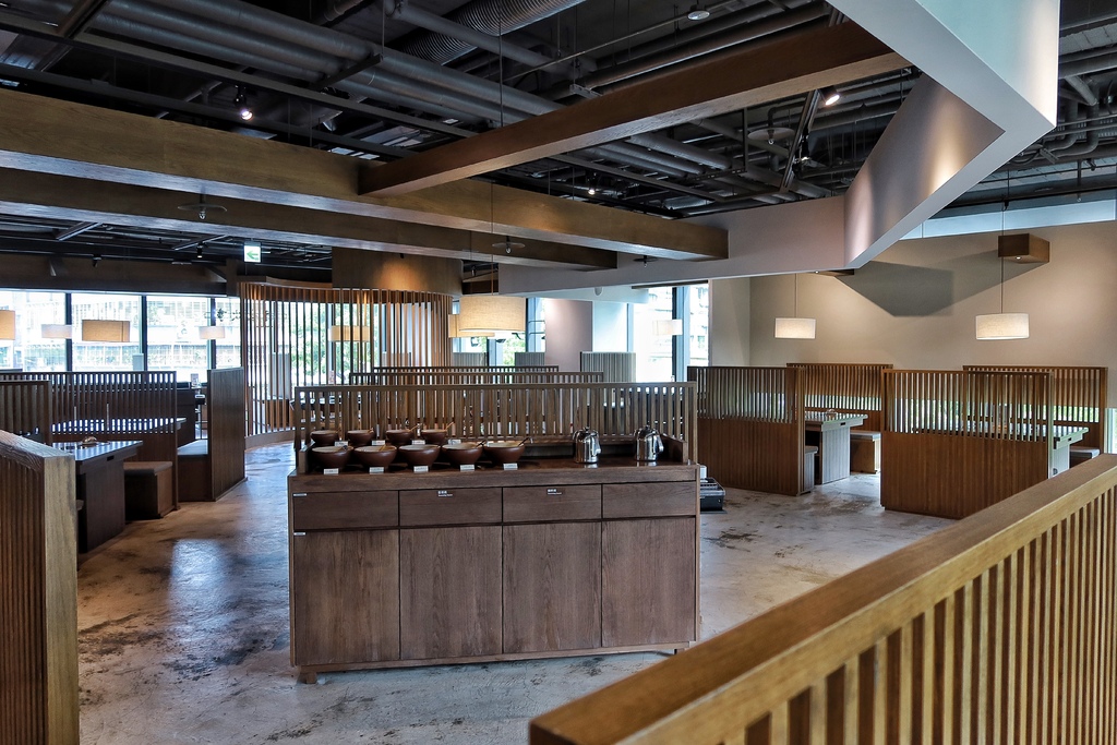 【板橋傑仕堡】傑仕堡有氧酒店，飽覽城市高樓美景，頂樓還有日式景觀湯屋! @混血珊莎的奇幻旅程