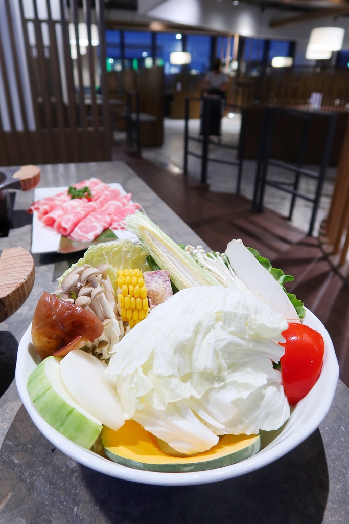 【板橋傑仕堡】傑仕堡有氧酒店，飽覽城市高樓美景，頂樓還有日式景觀湯屋! @混血珊莎的奇幻旅程