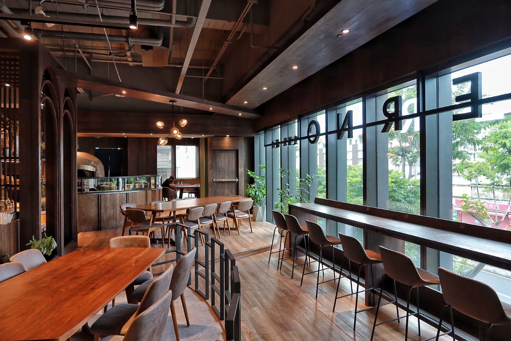 【板橋傑仕堡】傑仕堡有氧酒店，飽覽城市高樓美景，頂樓還有日式景觀湯屋! @混血珊莎的奇幻旅程