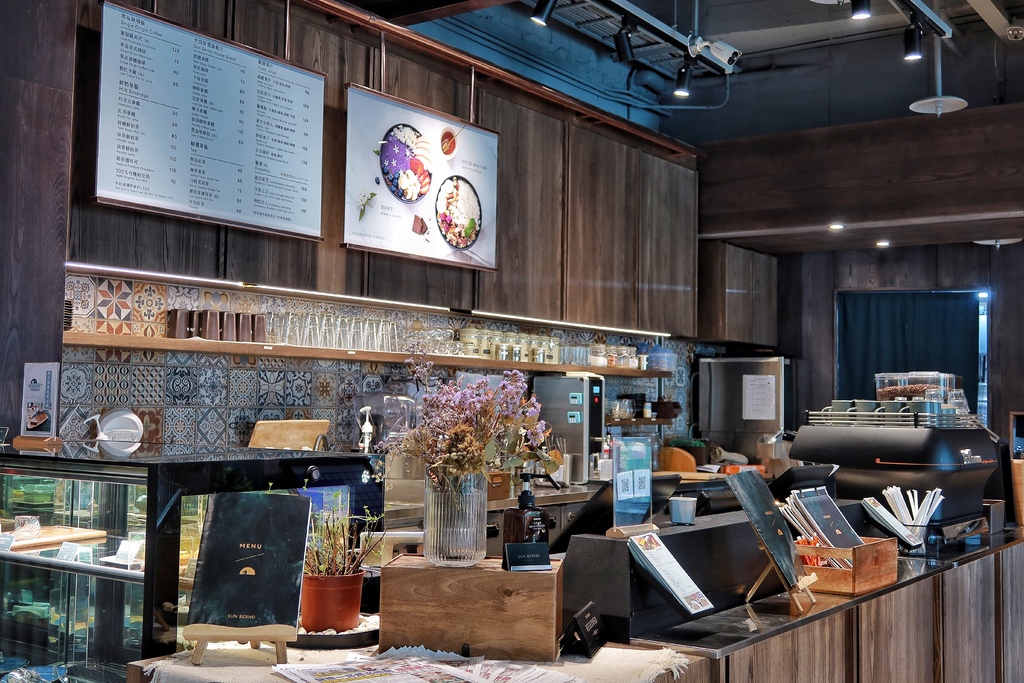 【板橋傑仕堡】傑仕堡有氧酒店，飽覽城市高樓美景，頂樓還有日式景觀湯屋! @混血珊莎的奇幻旅程