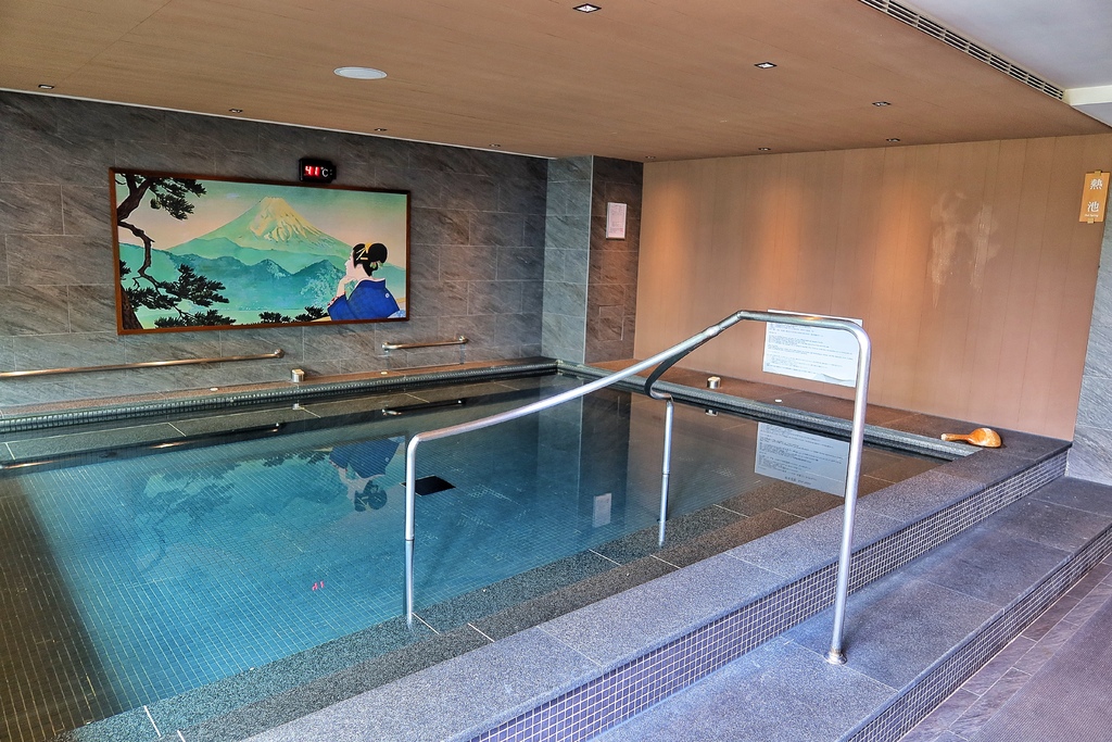 【板橋傑仕堡】傑仕堡有氧酒店，飽覽城市高樓美景，頂樓還有日式景觀湯屋! @混血珊莎的奇幻旅程