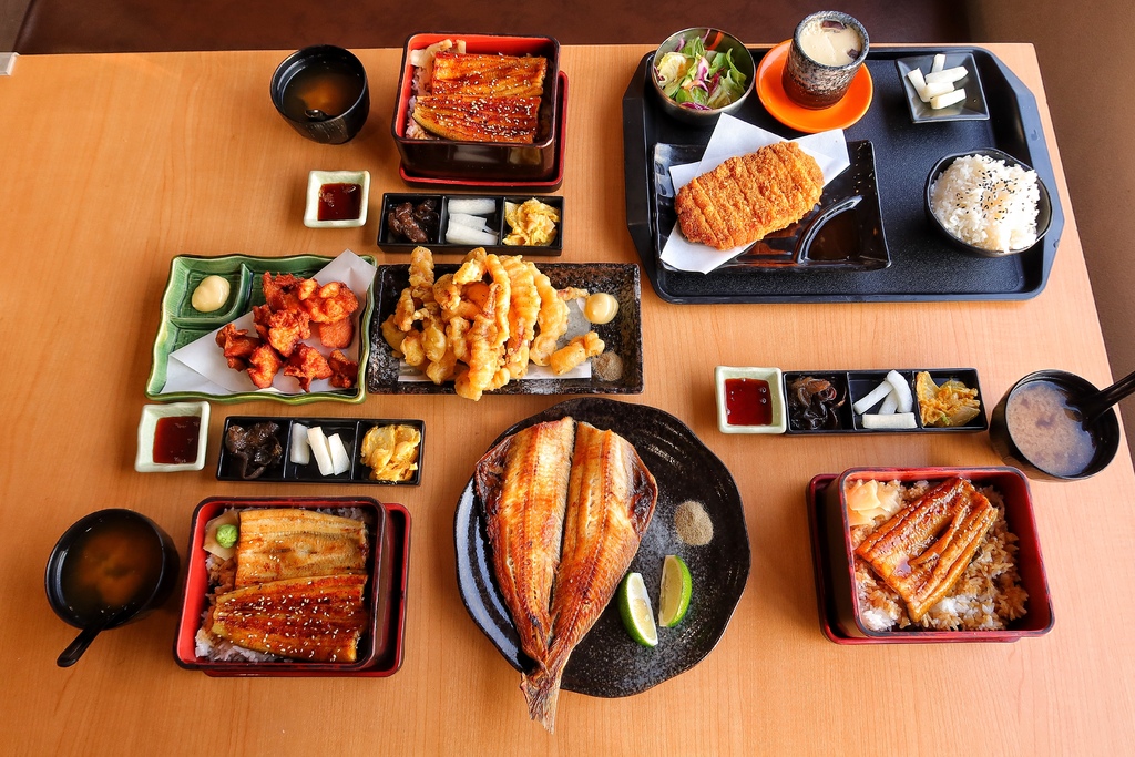 【竹圍漁港餐廳】鰻天下，自產自銷鰻魚專賣店 必吃招牌蒲燒鰻魚飯! @混血珊莎的奇幻旅程