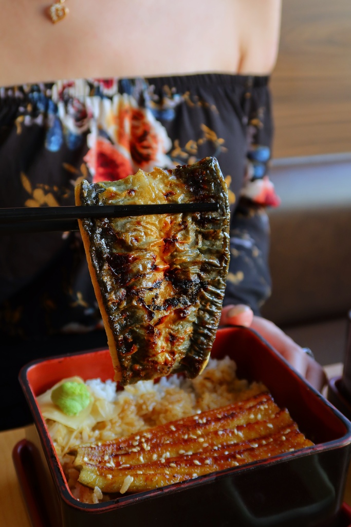 【竹圍漁港餐廳】鰻天下，自產自銷鰻魚專賣店 必吃招牌蒲燒鰻魚飯! @混血珊莎的奇幻旅程