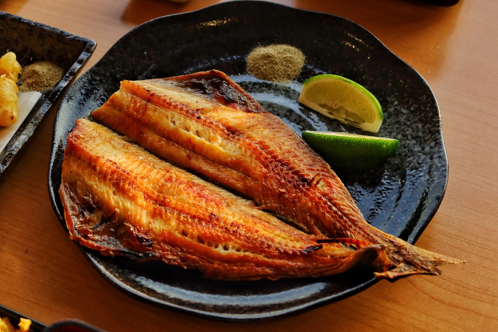 【竹圍漁港餐廳】鰻天下，自產自銷鰻魚專賣店 必吃招牌蒲燒鰻魚飯! @混血珊莎的奇幻旅程
